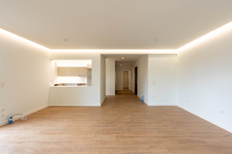 sold-glyfada-living-empty